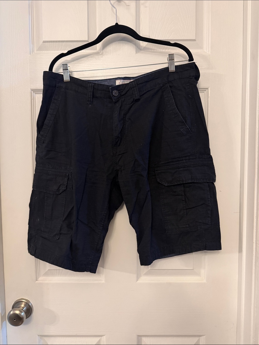 Men's Cargo Shorts in Black with Utility Pockets